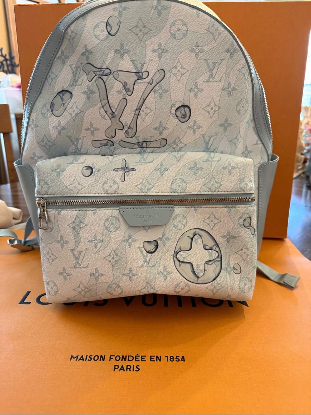 Louis Vuitton Limited Edition Aqua garden Discovery